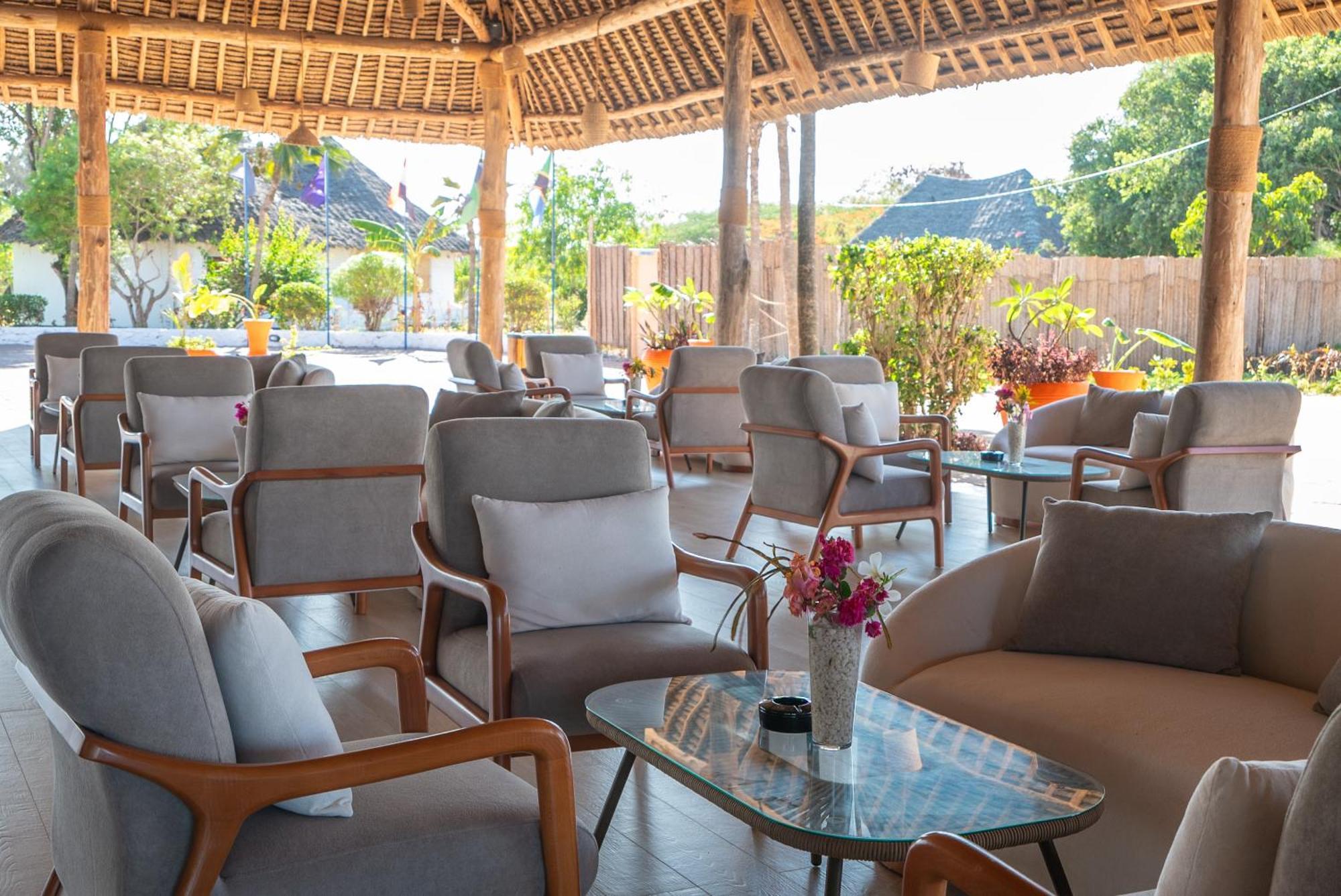 Royal Mandarin Hotel & Resort プワニ・チャンガーニ エクステリア 写真